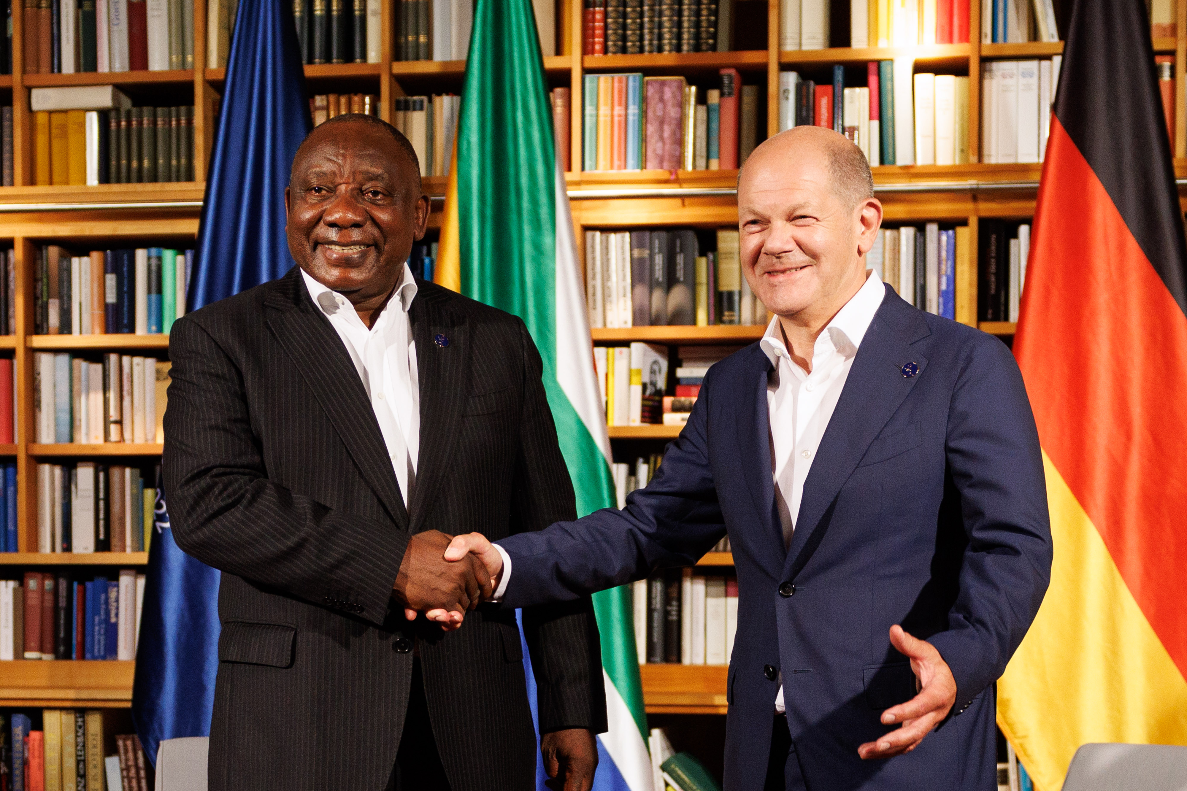 Bilaterales Gespräch zwischen Bundeskanzler Olaf Scholz und Cyril Ramaphosa (Präsident Südafrika) auf Schloss Elmau.