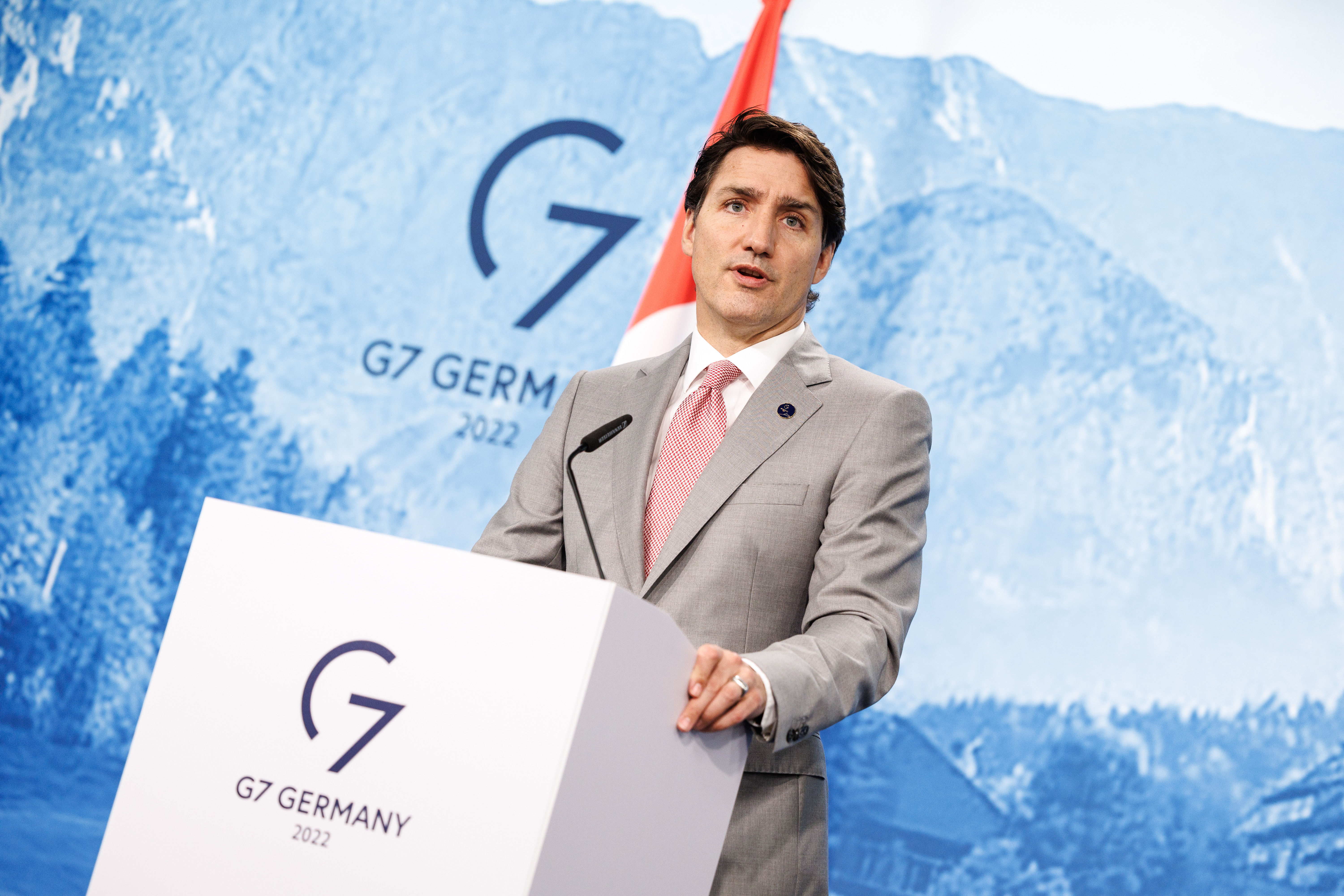 Justin Trudeau (Premierminister Kanada) gibt eine Pressekonferenz zum Abschluss des G7-Gipfels.