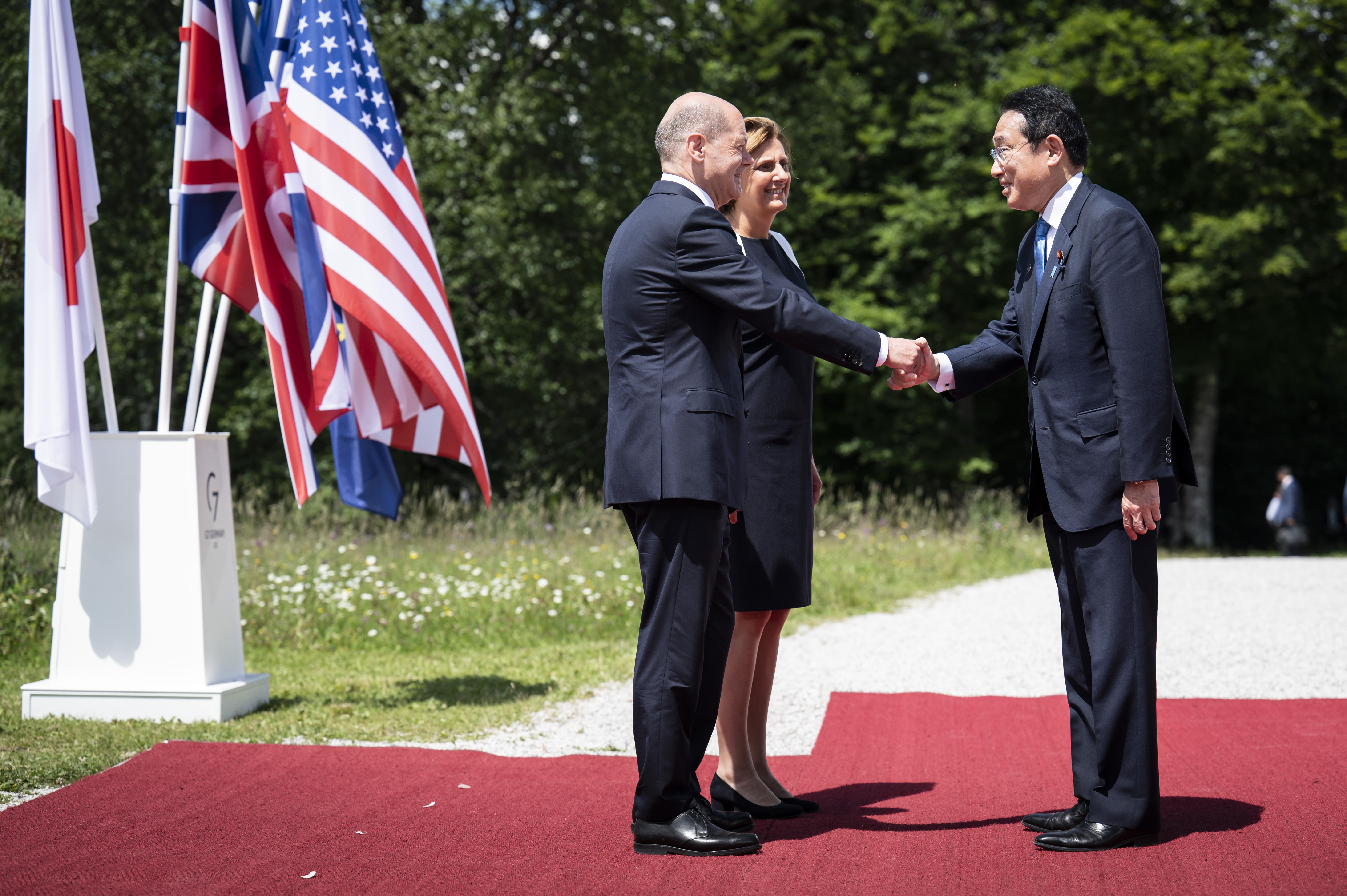 Federal Chancellor Olaf Scholz and his wife Britta Ernst welcome Fumio Kishida (Prime Minister of Japan) to the G7 Summit in Schloss Elmau.