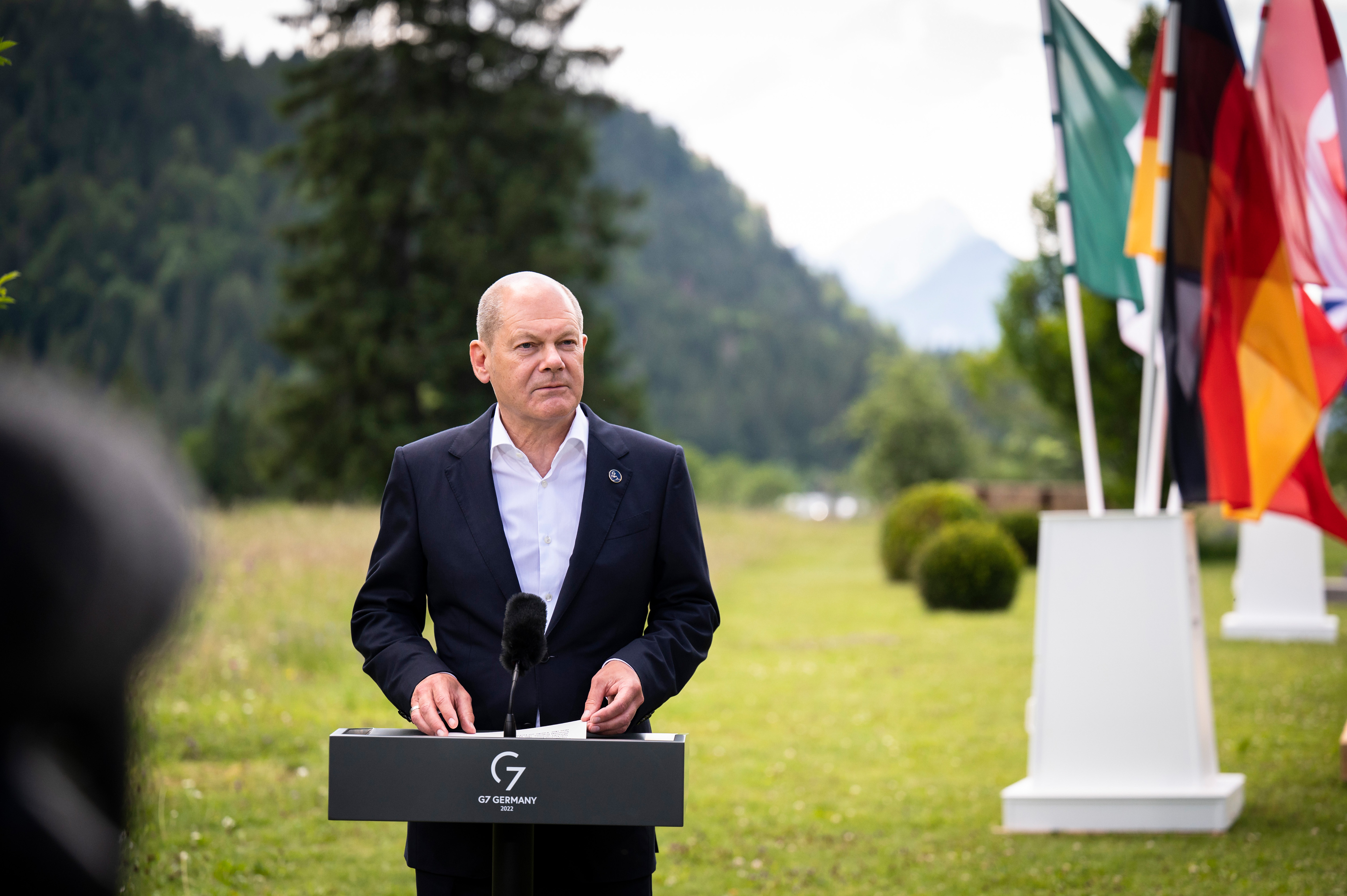 Federal Chancellor Olaf Scholz gives a statement to the press after a working session.