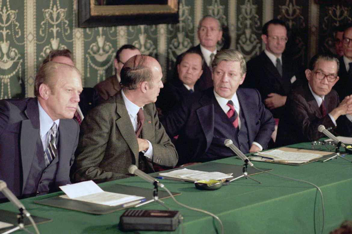US President Gerald Ford, Valéry Giscard d'Estaing, Helmut Schmidt and the Japanese Prime Minister, Takeo Miki, at the press conference in Rambouillet
