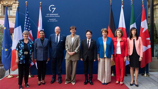 Photo shows the Science Ministers of the G7 countries