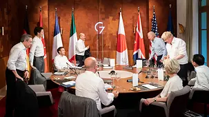 Gruppenfoto der G7 zu Beginn der dritten Arbeitssitzung.