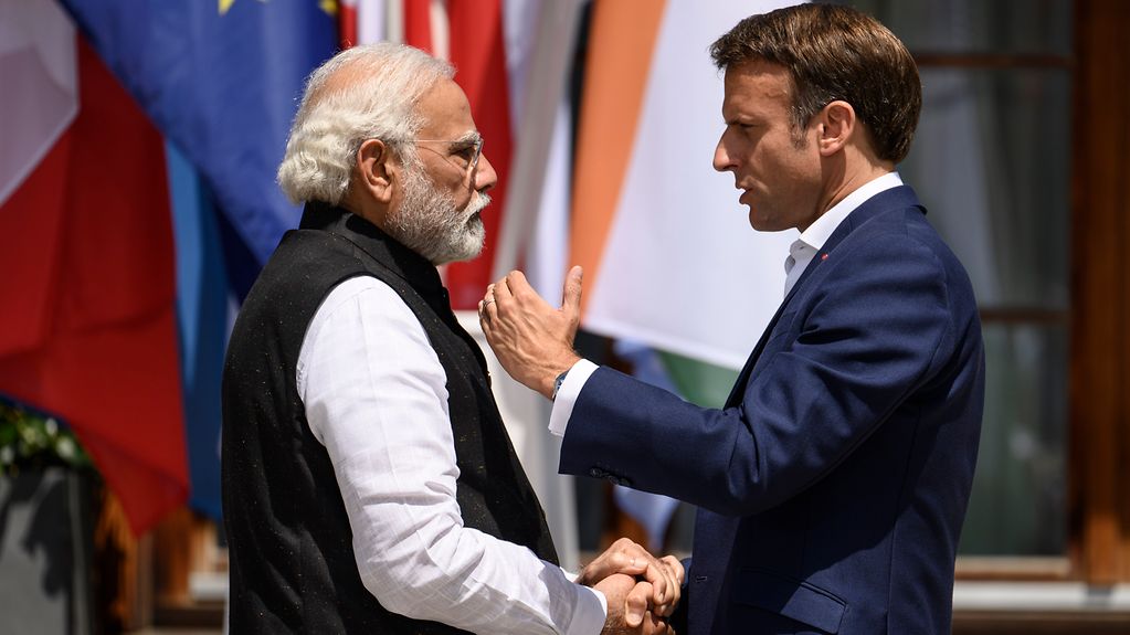 French President Emmanuel Macron and Narendra Modi at the official welcome of G7 outreach partners.