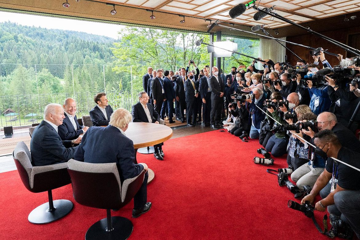 Fototermin mit Johnson, Biden, Scholz, Macron und Draghi (v.l.).