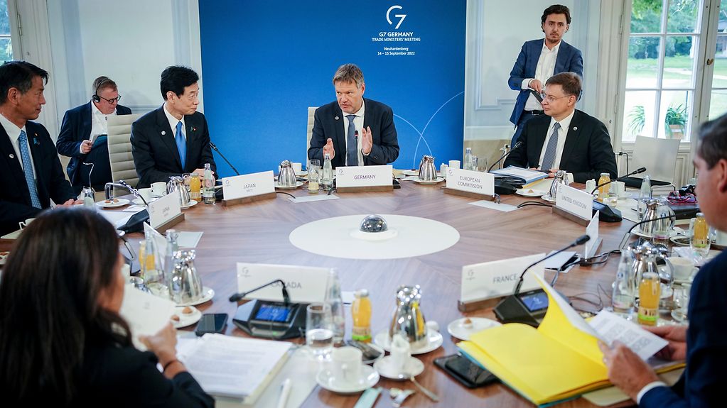 G7 trade ministers at Schloss Neuhardenberg.