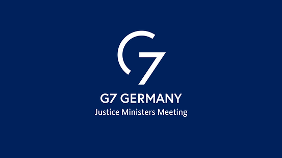 Foto zeigt das G7-Logo und darunter steht "Justice Ministers Meeting"