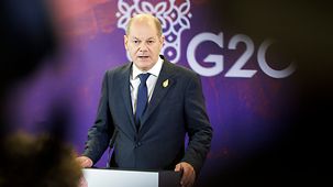 Bundeskanzler Olaf Scholz spricht beim G20-Gipfel auf Bali.