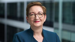 Klara Geywitz ist Bundes-Ministerin für Wohnen, Stadtentwicklung und Bauwesen