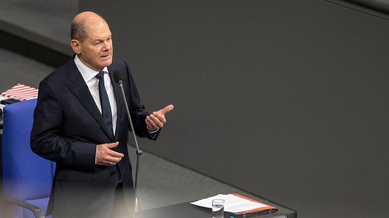 Bundeskanzler Scholz bei der Regierungsbefragung im Bundestag.