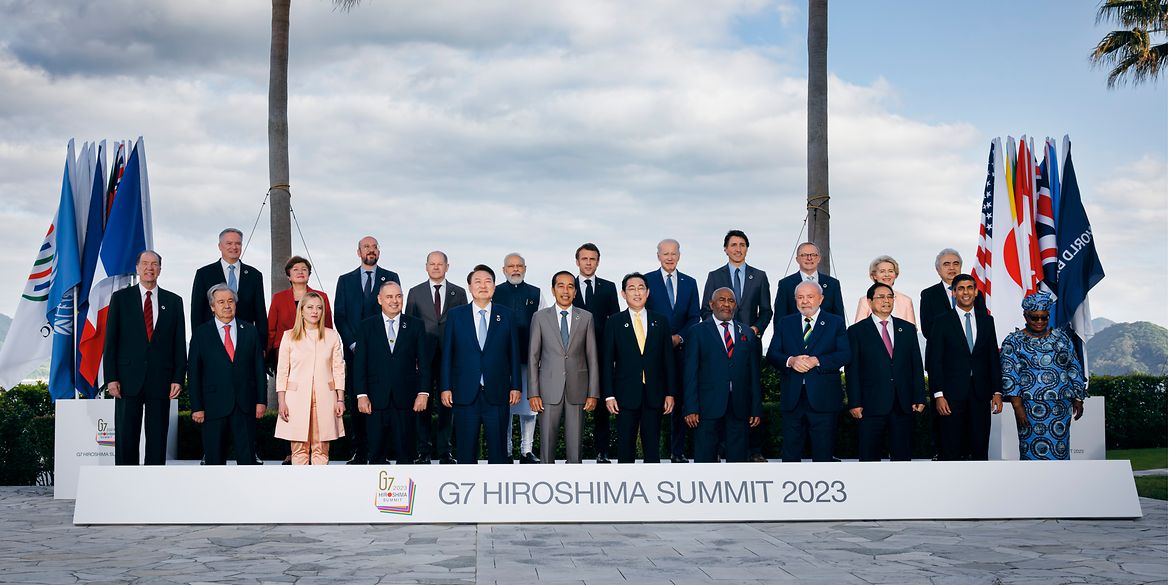 Family portrait with the participants of the G7 Summit and representatives of the invited partner countries and international organisations.
