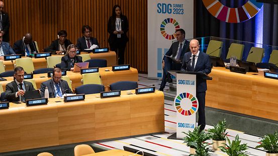 Bundeskanzler Olaf Scholz spricht beim SDG-Gipfel.